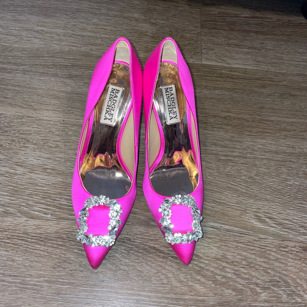 Badgley Mischka Cher Satin Buckle Cocktail high heels pumps in hot pink womens 6